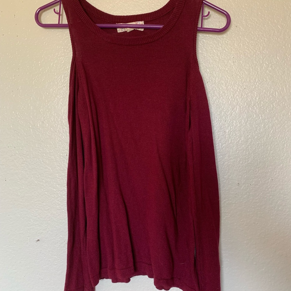 Long sleeve, cold shoulder burgundy top